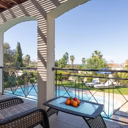 Lavanda - Elegant 3br Retreat With Private Pool & Garden *