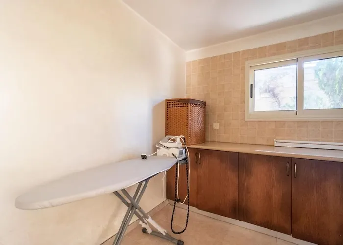 Lavanda - Elegant 3br Retreat With Private Pool & Garden Polis