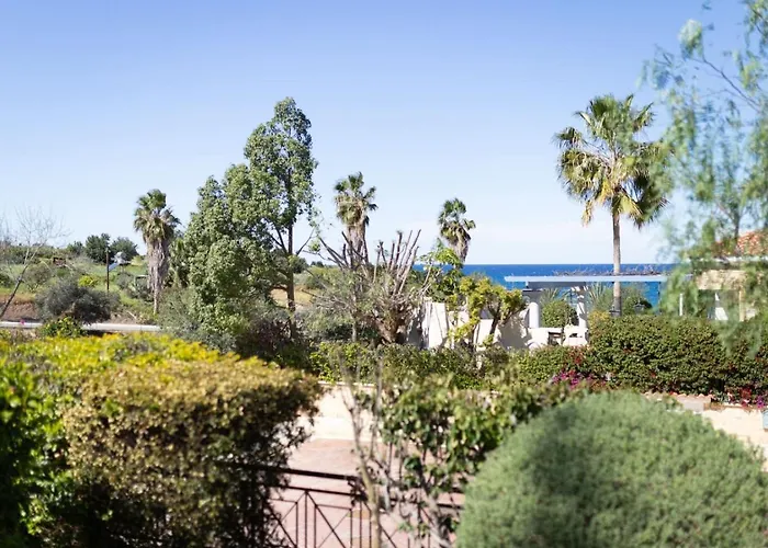 Lavanda - Elegant 3br Retreat With Private Pool & Garden * Polis