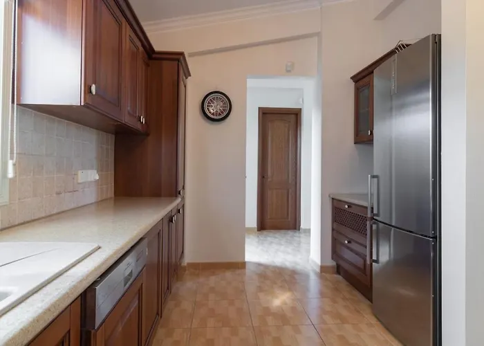 Lavanda - Elegant 3br Retreat With Private Pool & Garden Semesterbostad