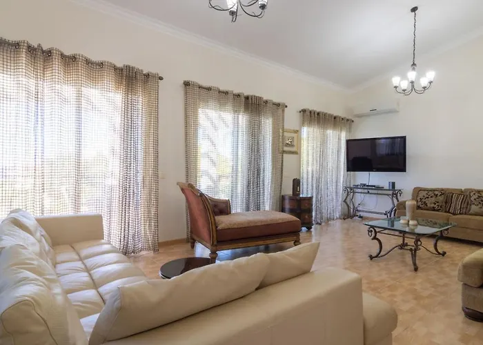 Lavanda - Elegant 3br Retreat With Private Pool & Garden Polis