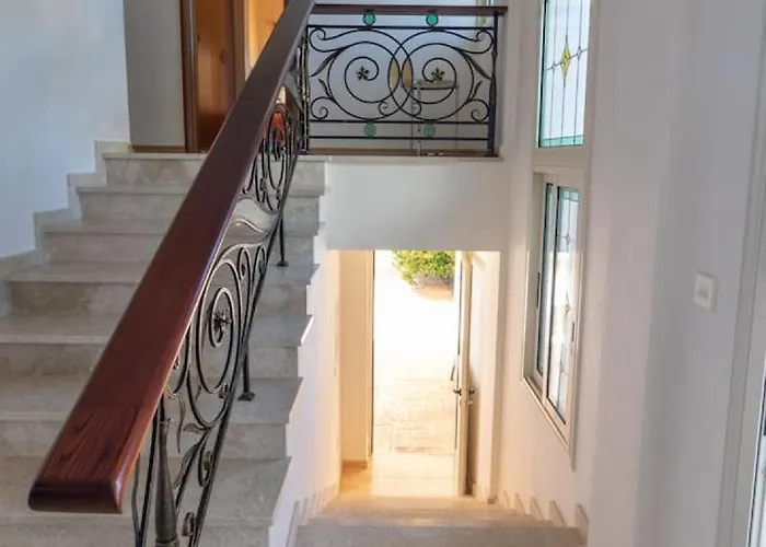 Lavanda - Elegant 3br Retreat With Private Pool & Garden Polis