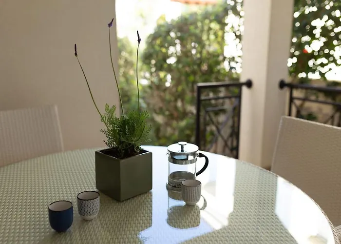 Lavanda - Elegant 3br Retreat With Private Pool & Garden Semesterbostad *