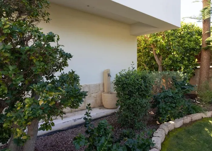 Lavanda - Elegant 3br Retreat With Private Pool & Garden Polis