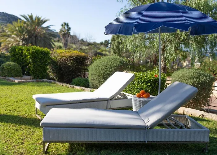 Semesterbostad Lavanda - Elegant 3br Retreat With Private Pool & Garden *