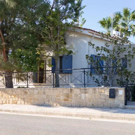 Lavanda - Elegant 3br Retreat With Private Pool & Garden Casa de Férias *