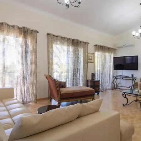 Lavanda - Elegant 3br Retreat With Private Pool & Garden Polis
