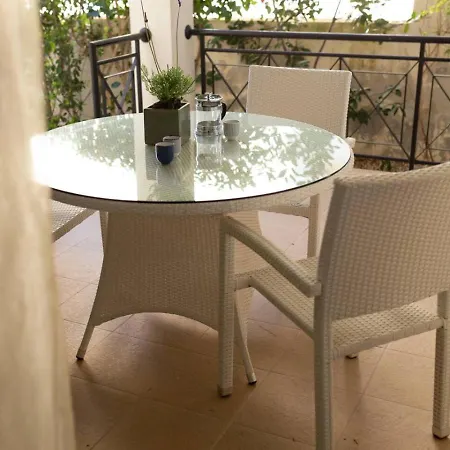 Lavanda - Elegant 3br Retreat With Private Pool & Garden 度假居