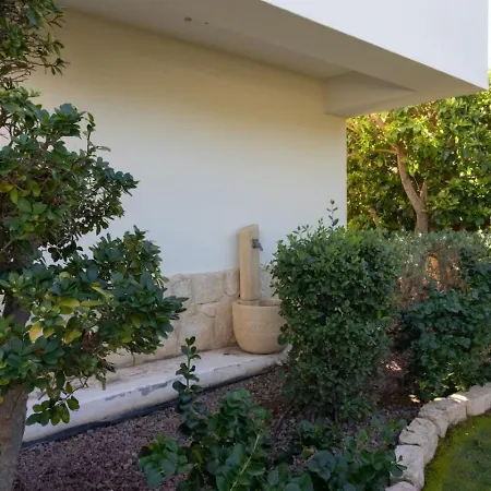 Lavanda - Elegant 3br Retreat With Private Pool & Garden Polis