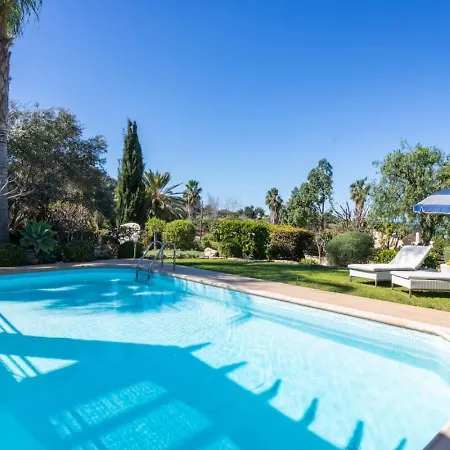 בית נופש Lavanda - Elegant 3br Retreat With Private Pool & Garden *