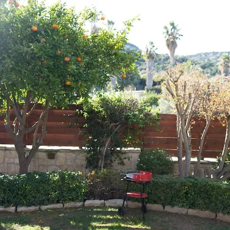 Lavanda - Elegant 3br Retreat With Private Pool & Garden *