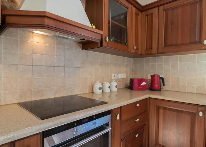 Prázdninový dům Lavanda - Elegant 3br Retreat With Private Pool & Garden *