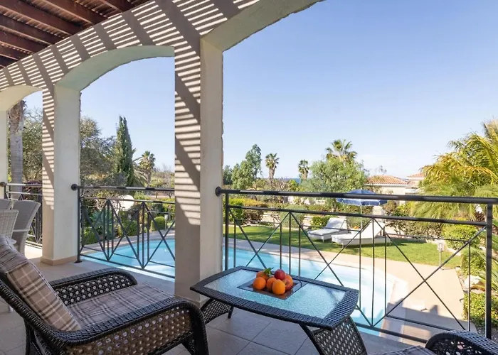 Lavanda - Elegant 3br Retreat With Private Pool & Garden *