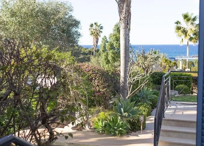 Prázdninový dům Lavanda - Elegant 3br Retreat With Private Pool & Garden